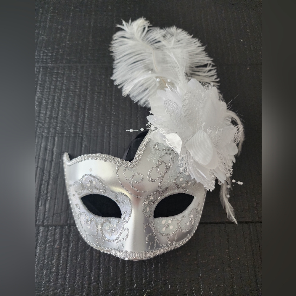 Masquerade Mask Halloween white silver with Leather